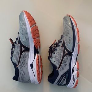 Mizuno Grey Wave Rider Running Shoes